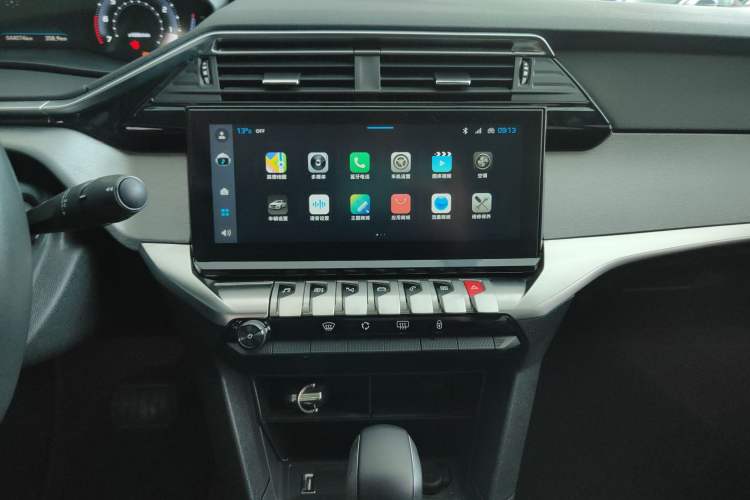 Used Peugeot 408 2022 1.6T Light-Chasing Edition Audio And AC Panel