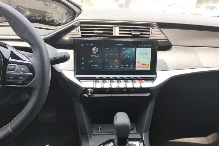 Used Peugeot 408 2022 1.6T Light-Chasing Edition Audio And AC Panel
