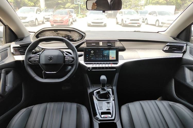 Used Peugeot 408 2022 1.6T Light-Chasing Edition Center Console