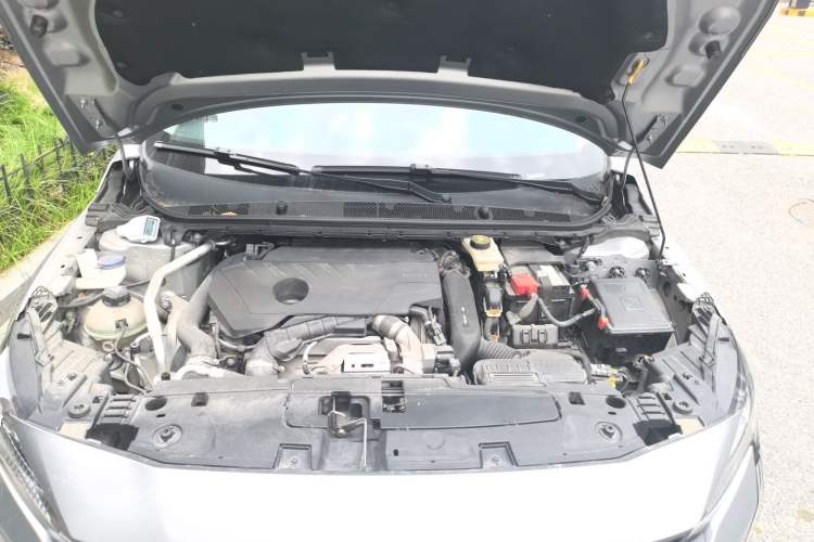 Used Peugeot 408 2022 1.6T Light-Chasing Edition Engine Bay