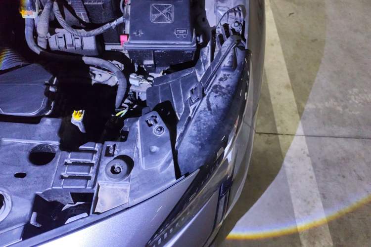 Used Peugeot 408 2022 1.6T Light-Chasing Edition Engine Bay Left