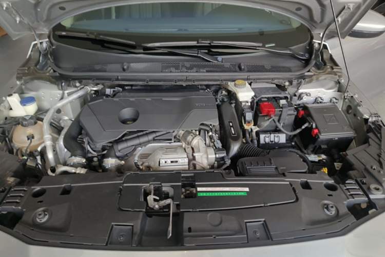 Used Peugeot 408 2022 1.6T Light-Chasing Edition Engine Bay