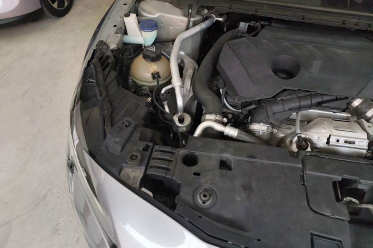 Used Peugeot 408 2022 1.6T Light-Chasing Edition Engine Bay Right