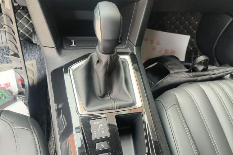 Used Peugeot 408 2022 1.6T Ambition Edition Gear Lever