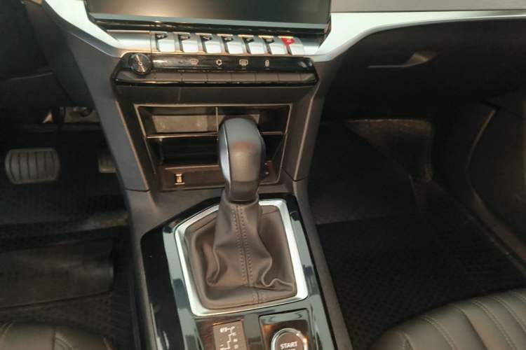 Used Peugeot 408 2022 1.6T Light-Chasing Edition Gear Lever