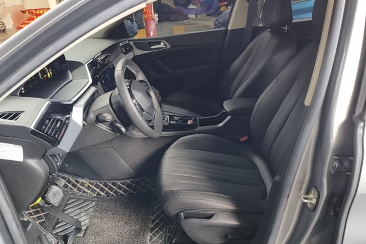 Used Peugeot 408 2022 1.6T Light-Chasing Edition Left Front Seat