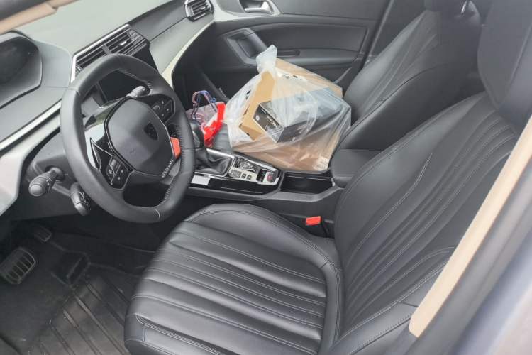 Used Peugeot 408 2022 1.6T Light-Chasing Edition Left Front Seat
