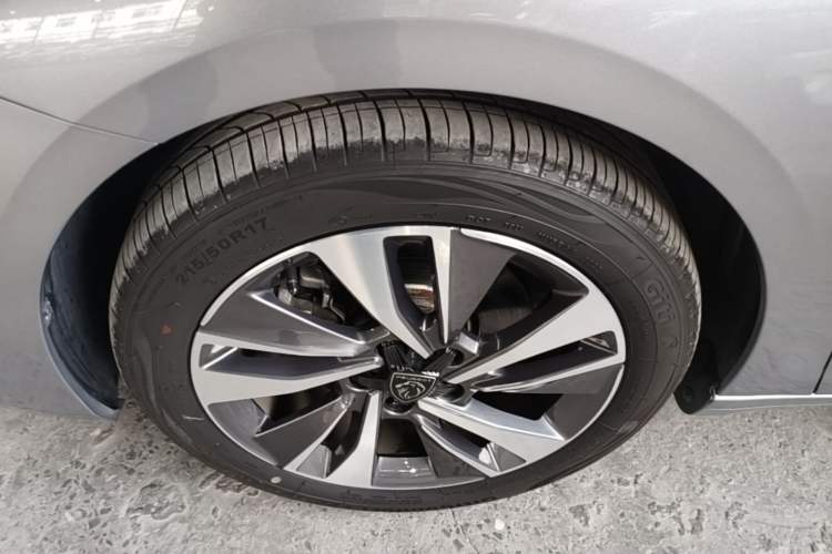 Used Peugeot 408 2022 1.6T Light-Chasing Edition Left Front Wheel Hub