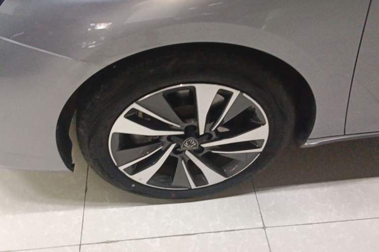 Used Peugeot 408 2022 1.6T Light-Chasing Edition Left Front Wheel Hub