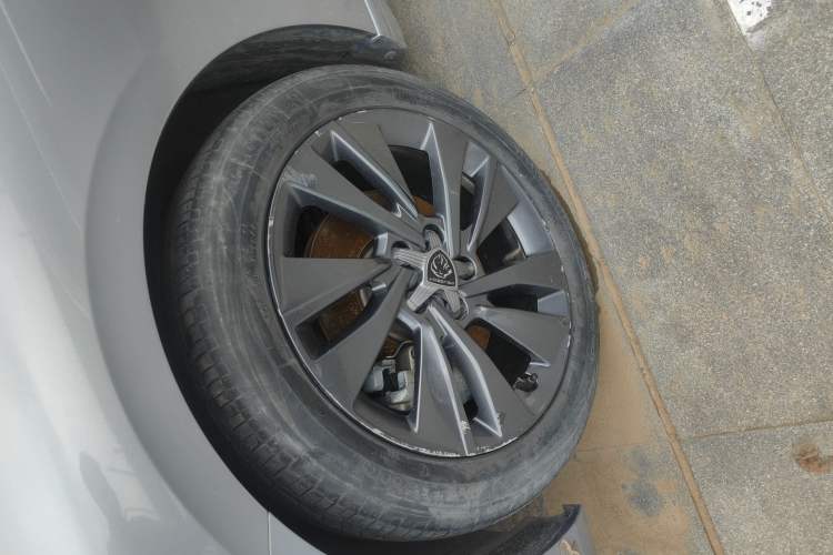 Used Peugeot 408 2022 1.6T Ambition Edition Left Front Wheel Hub