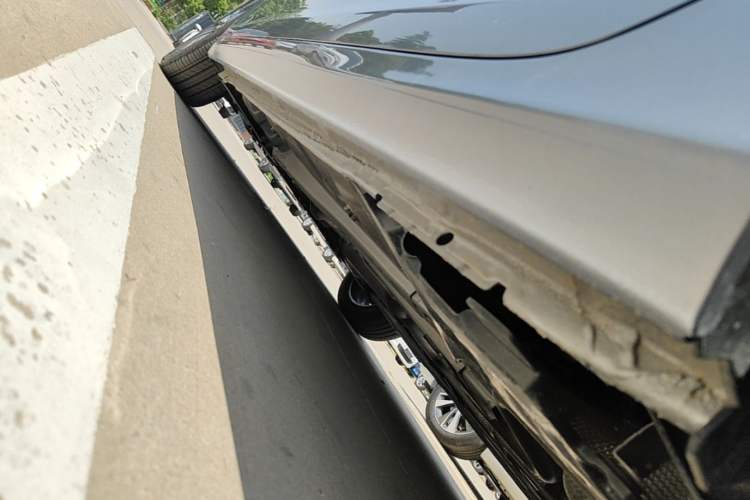 Used Peugeot 408 2022 1.6T Light-Chasing Edition Left Side Sill