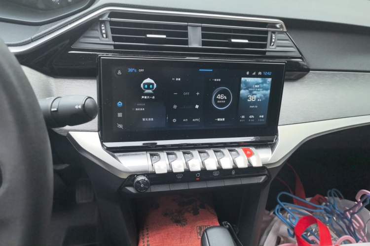 Used Peugeot 408 2022 1.6T Light-Chasing Edition Odometer Close Up