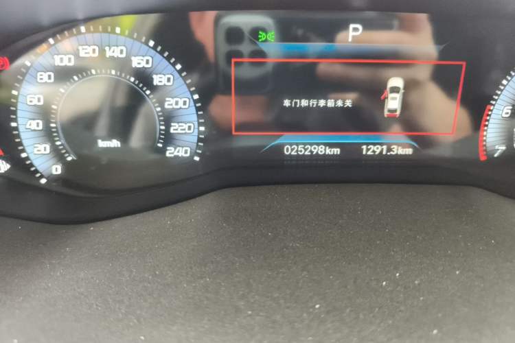 Used Peugeot 408 2022 1.6T Light-Chasing Edition Odometer Close Up