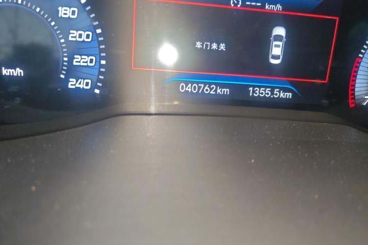 Used Peugeot 408 2022 1.6T Light-Chasing Edition Odometer Close Up