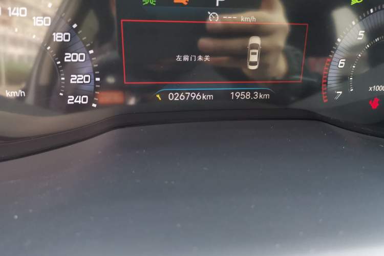 Used Peugeot 408 2022 1.6T Light-Chasing Edition Odometer Close Up