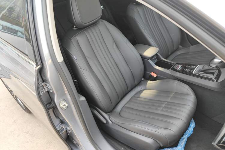 Used Peugeot 408 2022 1.6T Light-Chasing Edition Right Front Seat
