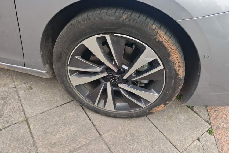 Used Peugeot 408 2022 1.6T Dream Edition Right Front Wheel Hub