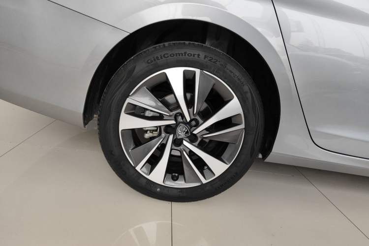 Used Peugeot 408 2022 1.6T Light-Chasing Edition Right Rear Wheel Hub