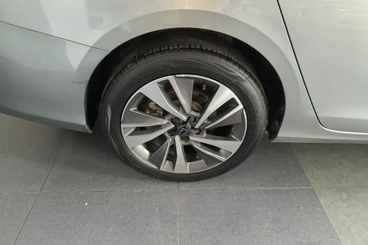 Used Peugeot 408 2022 1.6T Light-Chasing Edition Right Rear Wheel Hub