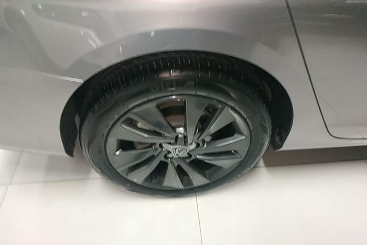 Used Peugeot 408 2022 1.6T Ambition Edition Right Rear Wheel Hub
