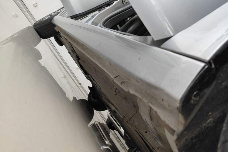 Used Peugeot 408 2022 1.6T Light-Chasing Edition Right Side Sill
