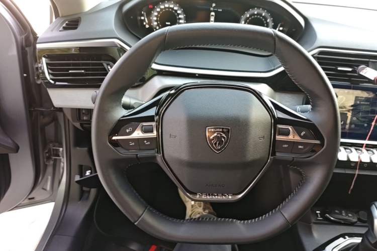 Used Peugeot 408 2022 1.6T Light-Chasing Edition Steering Wheel