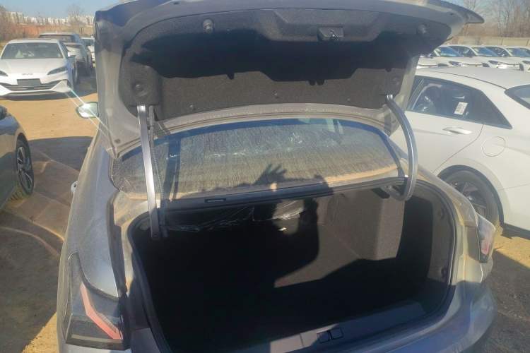 Used Peugeot 408 2022 1.6T Light-Chasing Edition Trunk
