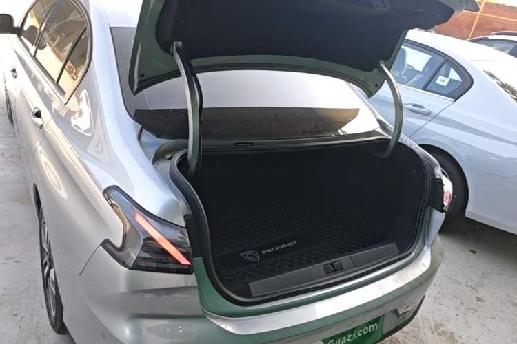 Used Peugeot 408 2022 1.6T Light-Chasing Edition Trunk