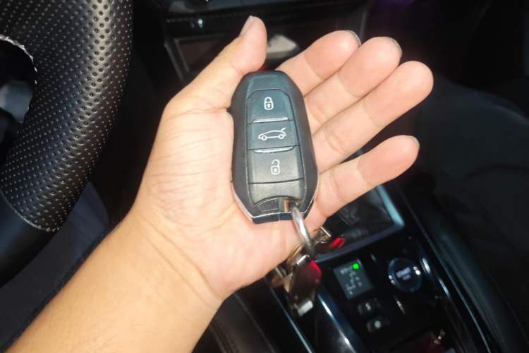 Used Peugeot 408 2022 1.6T Light-Chasing Edition Vehicle Key