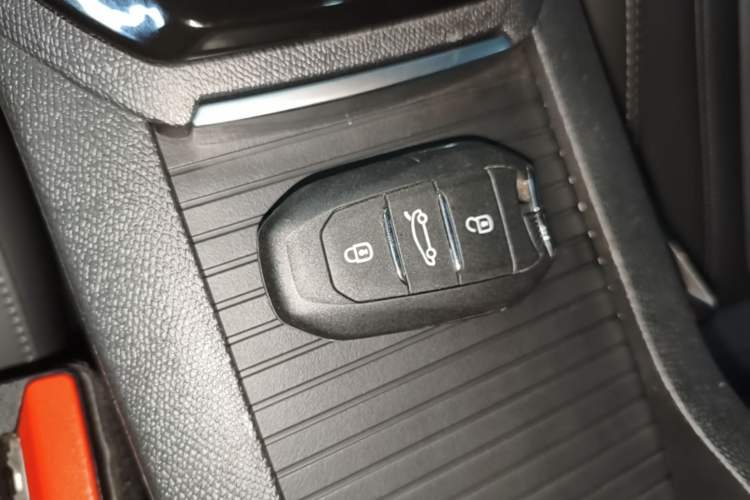 Used Peugeot 408 2022 1.6T Light-Chasing Edition Vehicle Key
