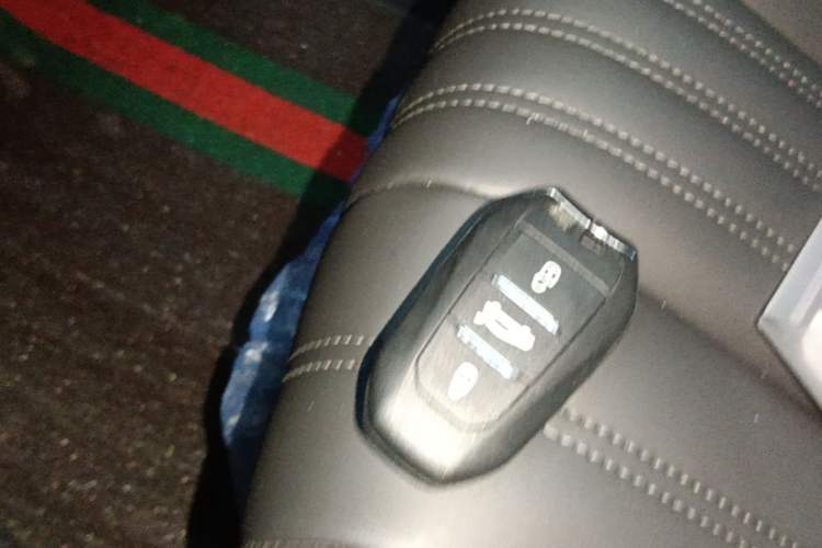 Used Peugeot 408 2022 1.6T Light-Chasing Edition Vehicle Key