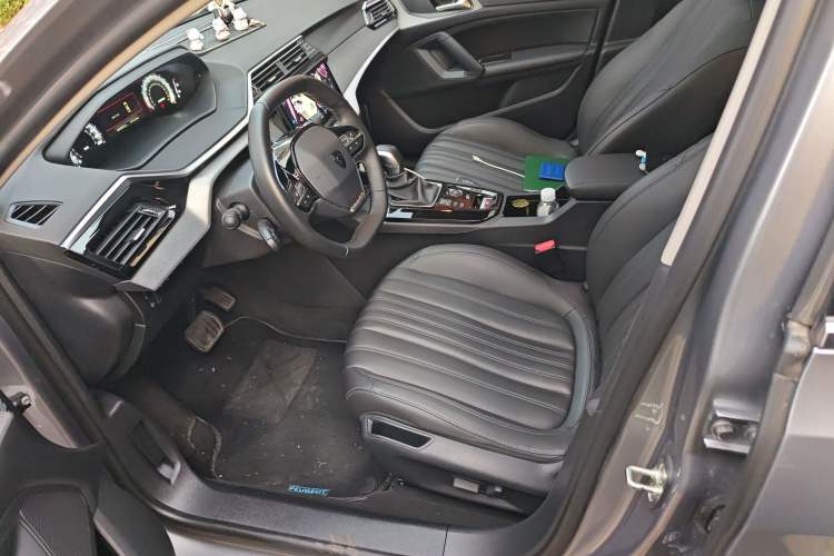 Used Peugeot 408 2022 1.6T Light-Chasing Edition Left Front Seat