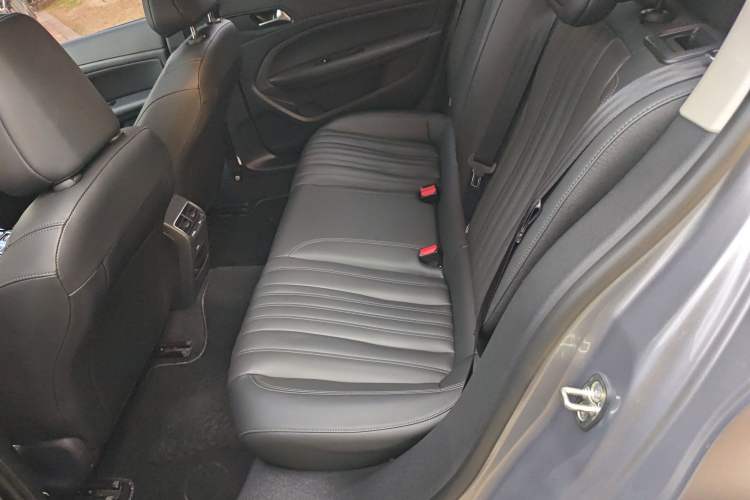 Used Peugeot 408 2022 1.6T Light-Chasing Edition Left Rear Seat