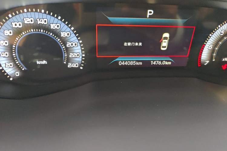Used Peugeot 408 2022 1.6T Light-Chasing Edition Odometer Close Up