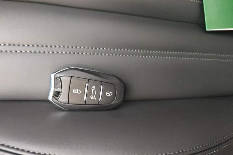 Used Peugeot 408 2022 1.6T Light-Chasing Edition Vehicle Key