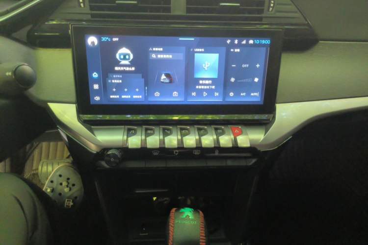 Used Peugeot 408 2022 1.6T Light-Chasing Edition Audio And AC Panel