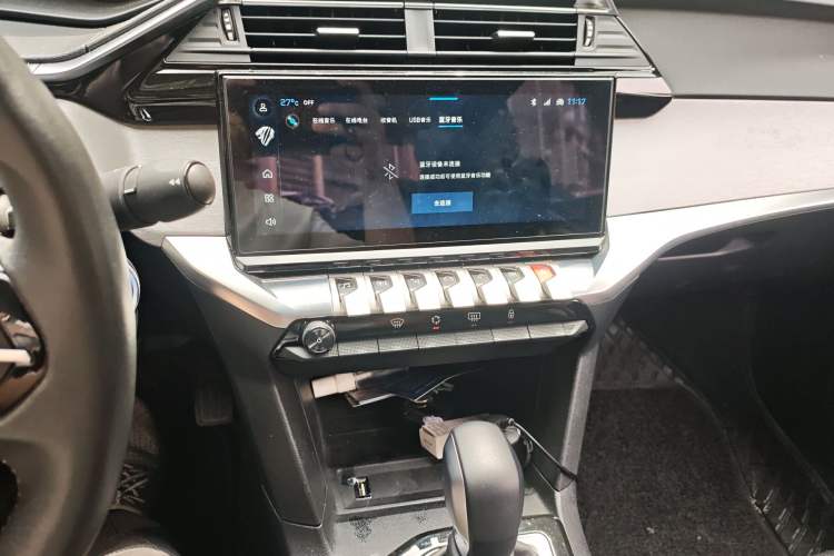 Used Peugeot 408 2022 1.6T Light-Chasing Edition Audio And AC Panel