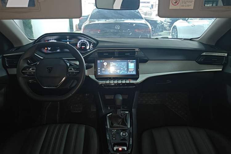 Used Peugeot 408 2022 1.6T Light-Chasing Edition Center Console