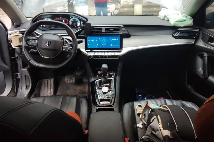 Used Peugeot 408 2022 1.6T Ambition Edition Center Console