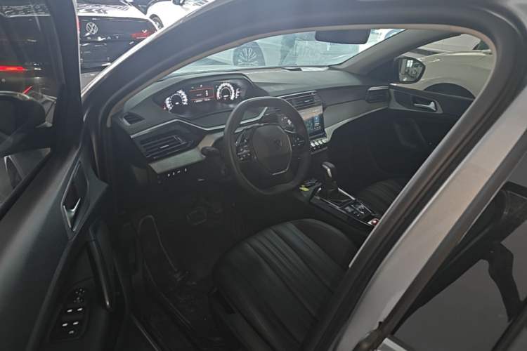 Used Peugeot 408 2022 1.6T Light-Chasing Edition Driver Seat