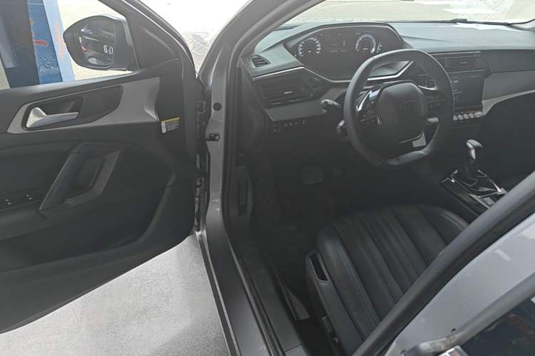 Used Peugeot 408 2022 1.6T Light-Chasing Edition Driver Seat