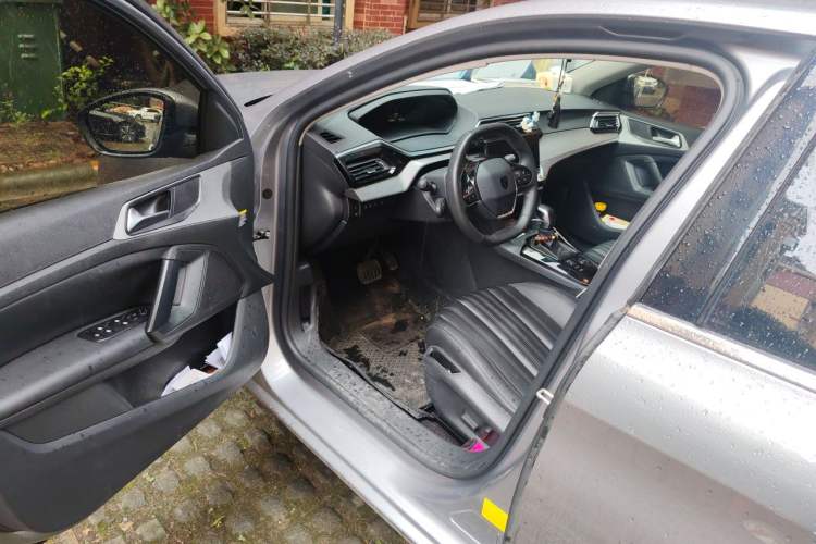 Used Peugeot 408 2022 1.6T Light-Chasing Edition Driver Seat