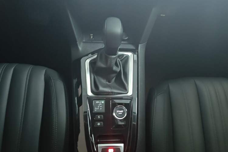Used Peugeot 408 2022 1.6T Light-Chasing Edition Gear Lever