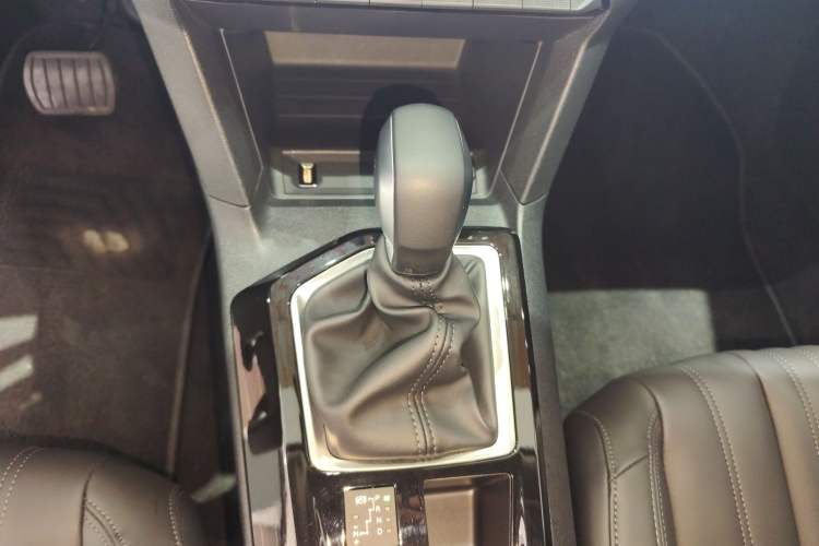 Used Peugeot 408 2022 1.6T Ambition Edition Gear Lever