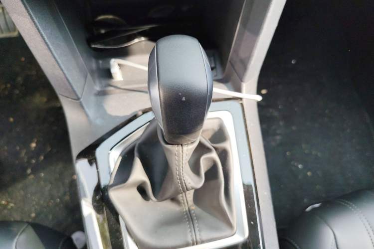 Used Peugeot 408 2022 1.6T Ambition Edition Gear Lever