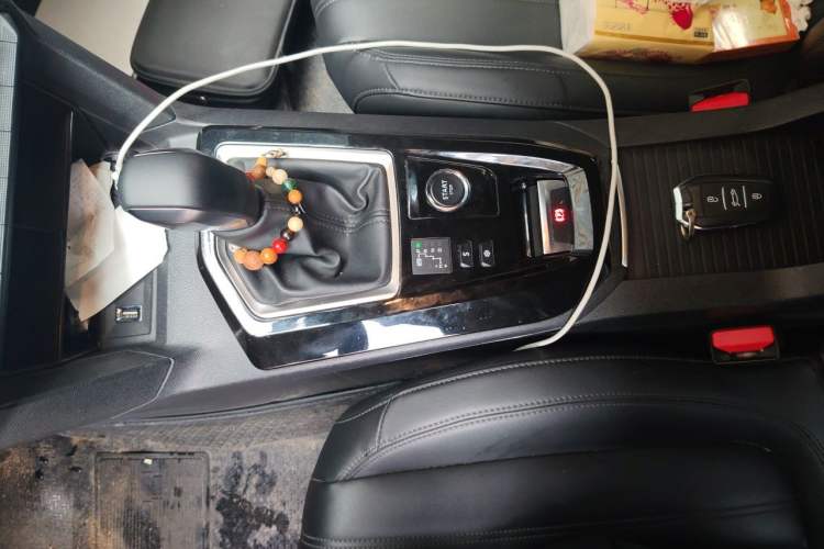 Used Peugeot 408 2022 1.6T Light-Chasing Edition Gear Lever