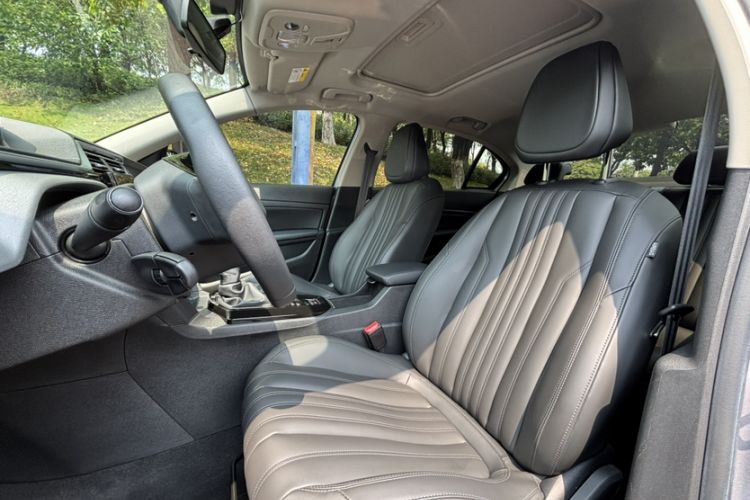 Used Peugeot 408 2022 1.6T Ambition Edition Interior 3