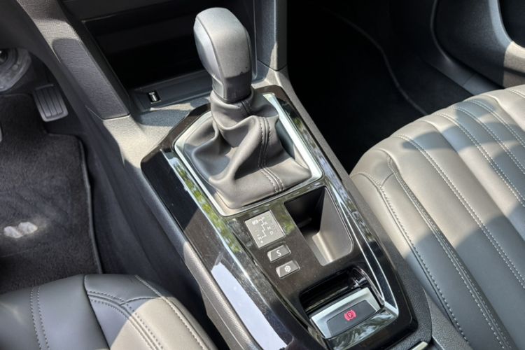 Used Peugeot 408 2022 1.6T Ambition Edition Interior 5