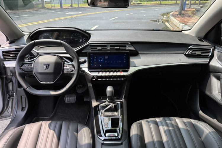 Used Peugeot 408 2022 1.6T Ambition Edition Interior 8