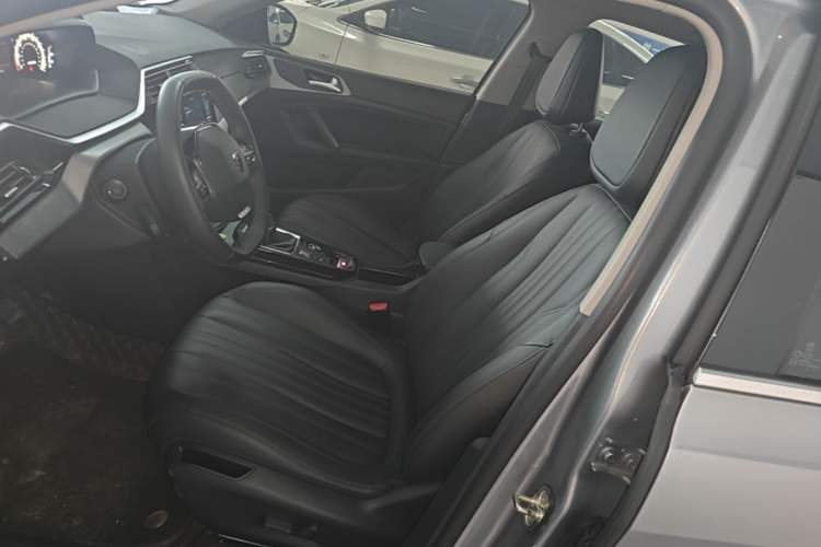 Used Peugeot 408 2022 1.6T Light-Chasing Edition Left Front Seat
